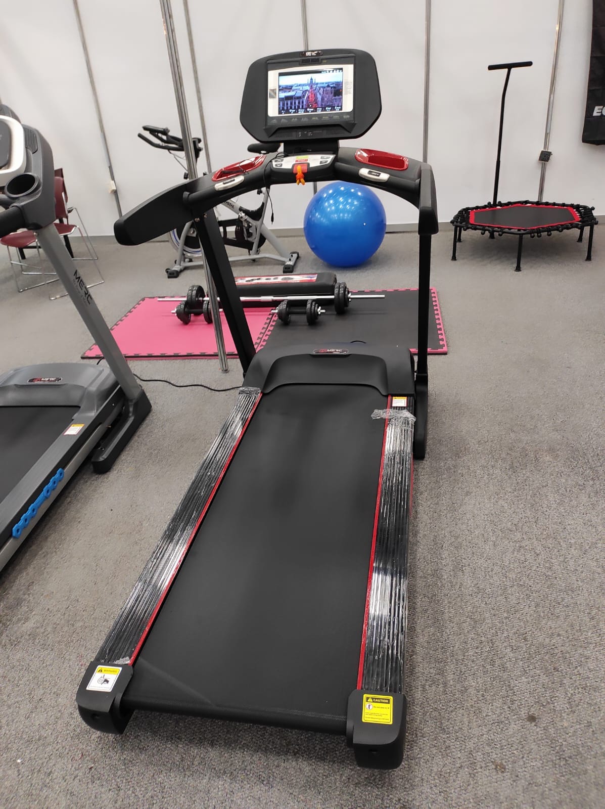 Merc V6 Semi commercial Treadmill 20km/h 18% Incline 4.0HP Android Touch - Sallivo